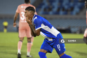 Pablo Lago, de Juventud, Copa Conmebol Libertadores. Estadio Centenario.