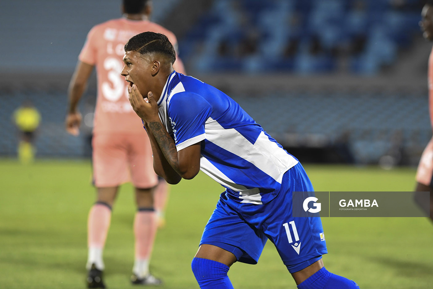 Pablo Lago, de Juventud, Copa Conmebol Libertadores. Estadio Centenario.