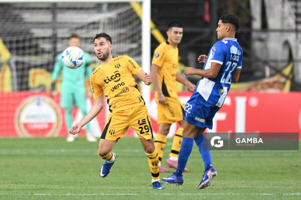 Félix Llano, de Guaraní, Copa Conmebol Libertadores. Estadio Parque Alfredo V. Viera.