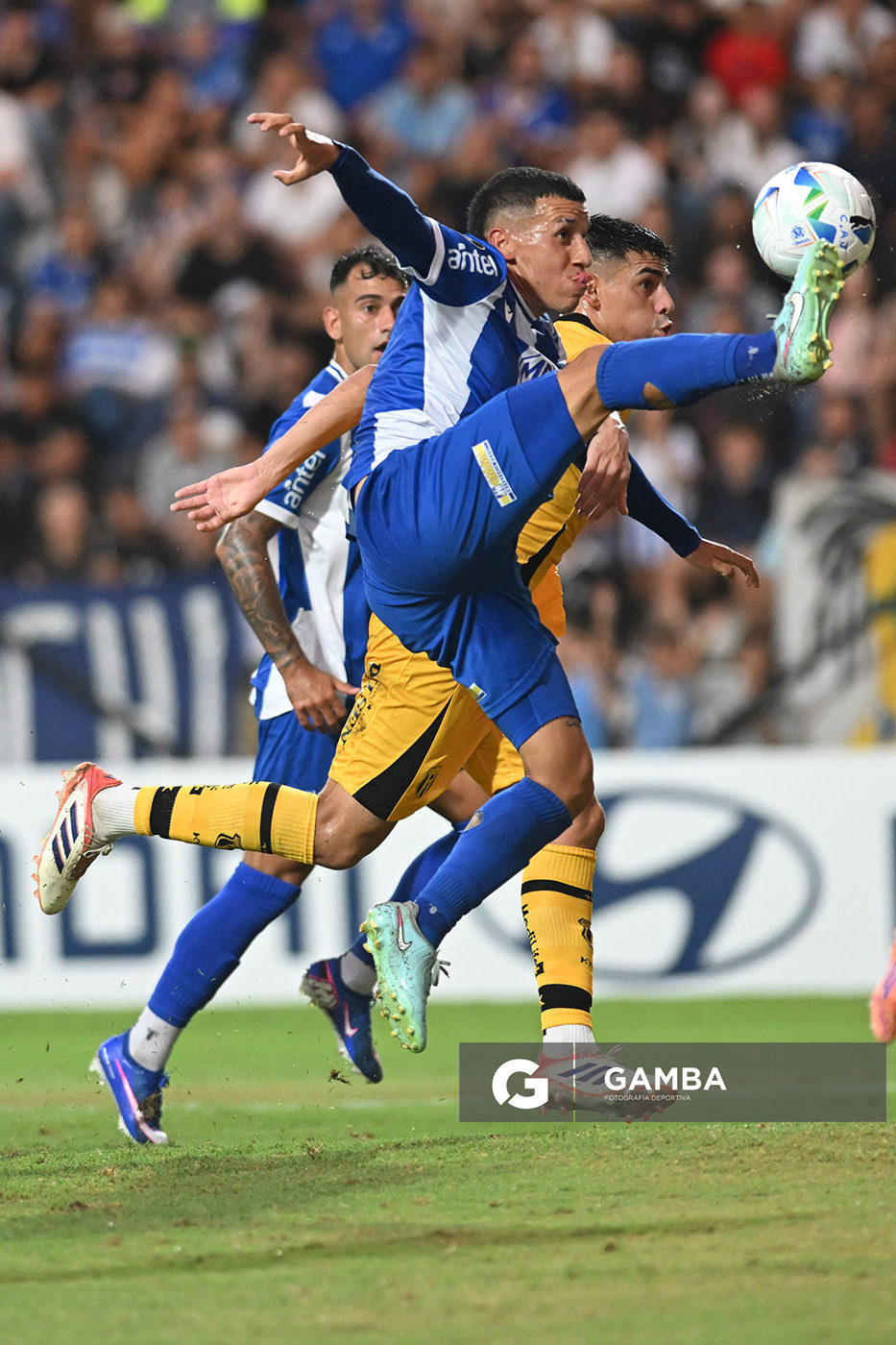Bruno Larregui, de Juventud, Copa Conmebol Libertadores. Estadio Parque Alfredo V. Viera.