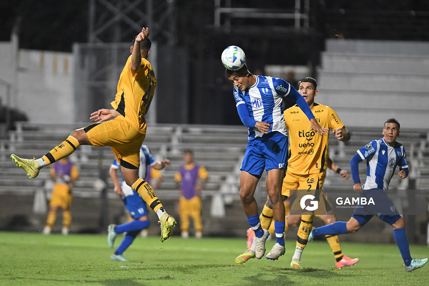 Fernando Mimbacas, de Juventud, Copa Conmebol Libertadores. Estadio Parque Alfredo V. Viera.