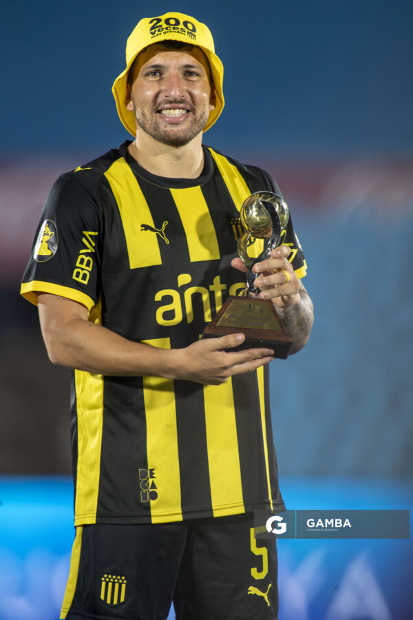 Eric Remedi, de Peñarol, Supercopa Uruguaya 2026. Estadio Centenario.