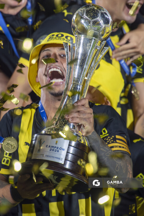 Peñarol Campeón. Supercopa Uruguaya 2026. Estadio Centenario.