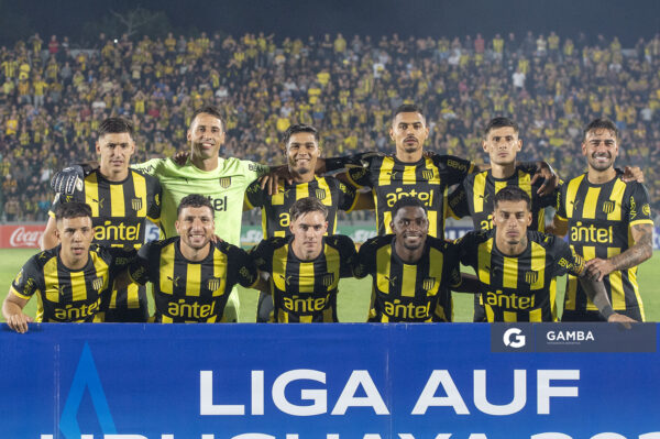 Titulares de Peñarol. Liga AUF Uruguaya 2026 «Juan Carlos De Lima». Estadio Domingo Burgueño.