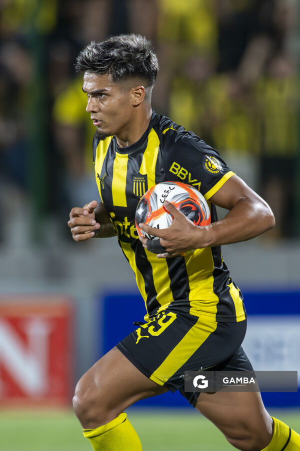 Matías Arezo, de Peñarol, Liga AUF Uruguaya 2026 «Juan Carlos De Lima». Estadio Domingo Burgueño.
