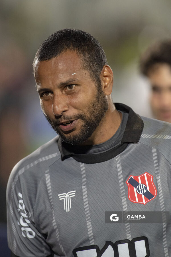Rodolfo Alves, golero de Central Español, Liga AUF Uruguaya 2026 «Juan Carlos De Lima». Estadio Domingo Burgueño.