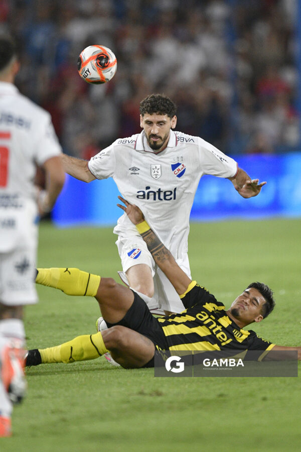 Matías Arezo, de Peñarol, Liga AUF Uruguaya 2026. Estadio Gran Parque Central.