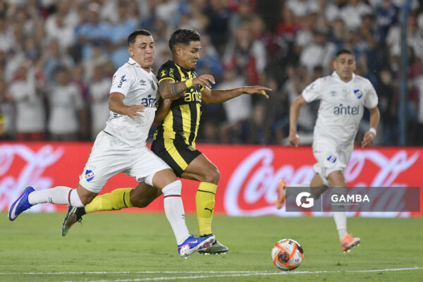 Matías Arezo, de Peñarol, Liga AUF Uruguaya 2026. Estadio Gran Parque Central.