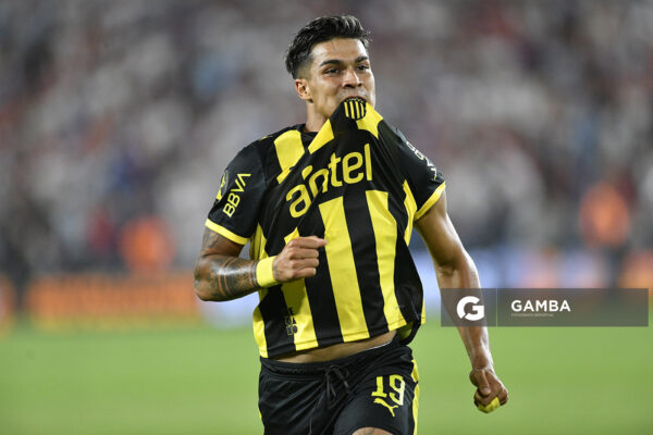 Matías Arezo, de Peñarol, Liga AUF Uruguaya 2026. Estadio Gran Parque Central.