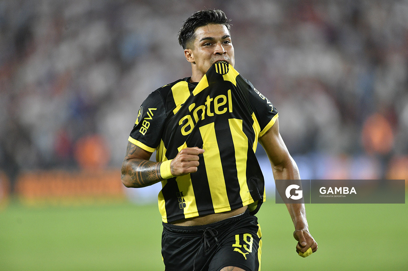 Matías Arezo, de Peñarol, Liga AUF Uruguaya 2026. Estadio Gran Parque Central.