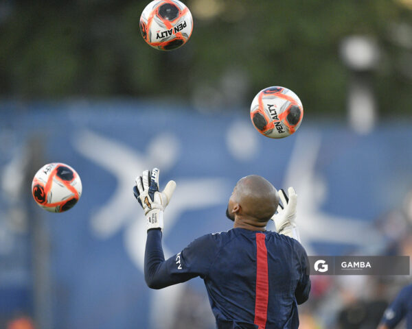 Luis Mejía, golero de Nacional, Liga AUF Uruguaya 2026. Estadio Gran Parque Central.