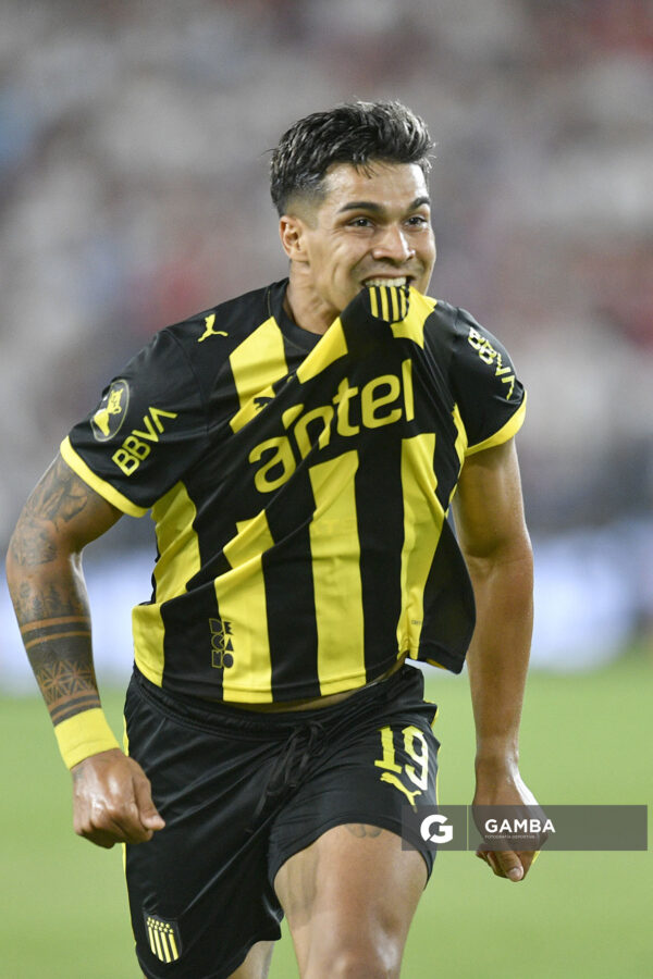 Matías Arezo, de Peñarol, Liga AUF Uruguaya 2026. Estadio Gran Parque Central.