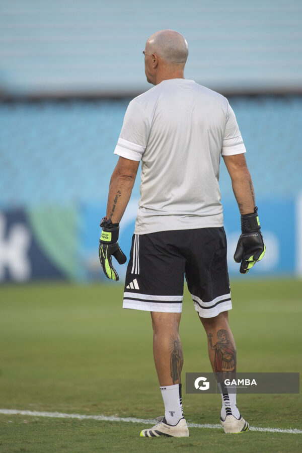 Jorge Contreras, entrenador de goleros de Racing, Copa Conmebol Sudamericana. Estadio Centenario.