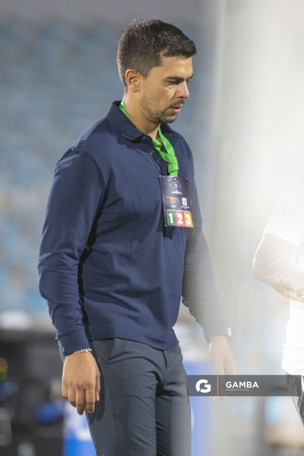 Cristian Chambian, director técnico de Racing, Copa Conmebol Sudamericana. Estadio Centenario.