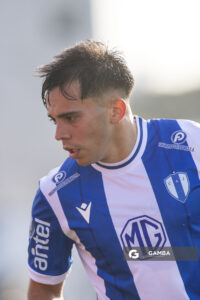 Alejo Cruz, de Juventud, Liga AUF Uruguaya 2026. Estadio Parque Artigas.