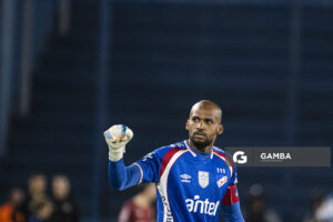 Luis Mejía, golero de Nacional, Liga AUF Uruguaya. Estadio Gran Parque Central.