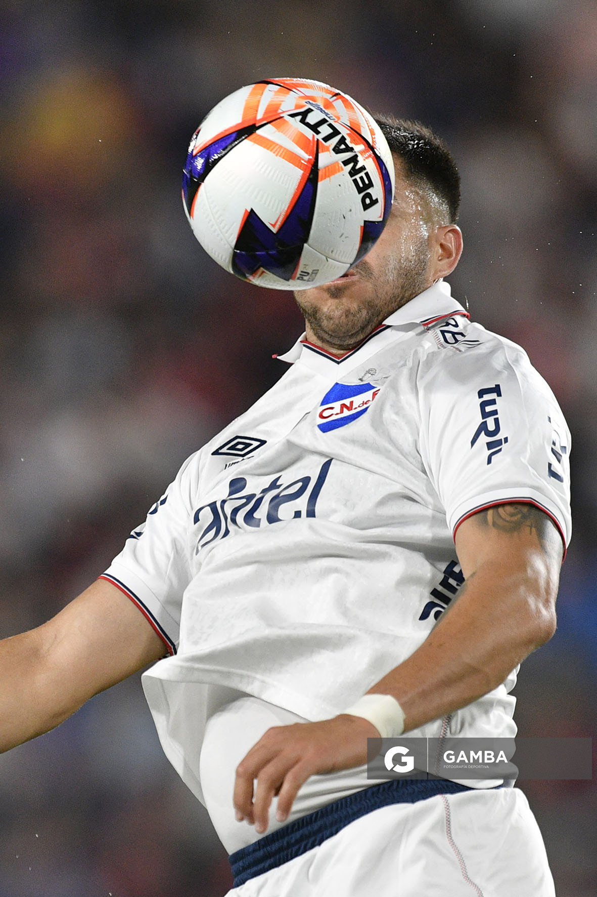 Maximiliano Gómez, de Nacional, Liga AUF Uruguaya. Estadio Gran Parque Central.