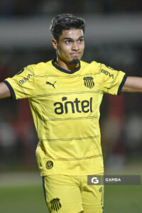 Matías Arezo, de Peñarol, Liga AUF Uruguaya. Estadio Campeones Olímpicos.