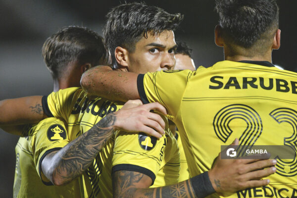 Matías Arezo, de Peñarol, Liga AUF Uruguaya. Estadio Campeones Olímpicos.