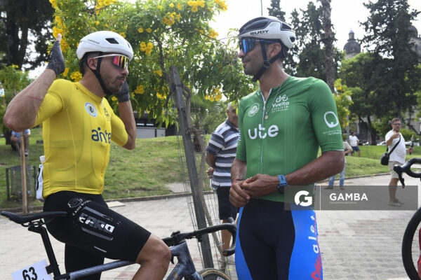 Lucas Gaday, de Dolores Cycles Club. Malla oro líder de la competencia. 81ª Vuelta Ciclista del Uruguay.