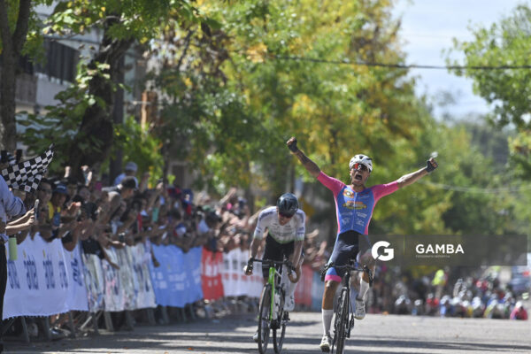 Mateo Mascaraña, de CC Alas Rojas de Santa Lucía. 81ª Vuelta Ciclista del Uruguay.