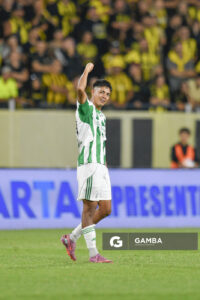 Álex Vázquez, de Racing, Liga AUF Uruguaya. Estadio Campeón del Siglo.