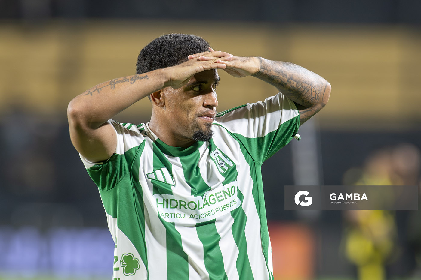 Erik de los Santos, de Racing, Liga AUF Uruguaya. Estadio Campeón del Siglo.