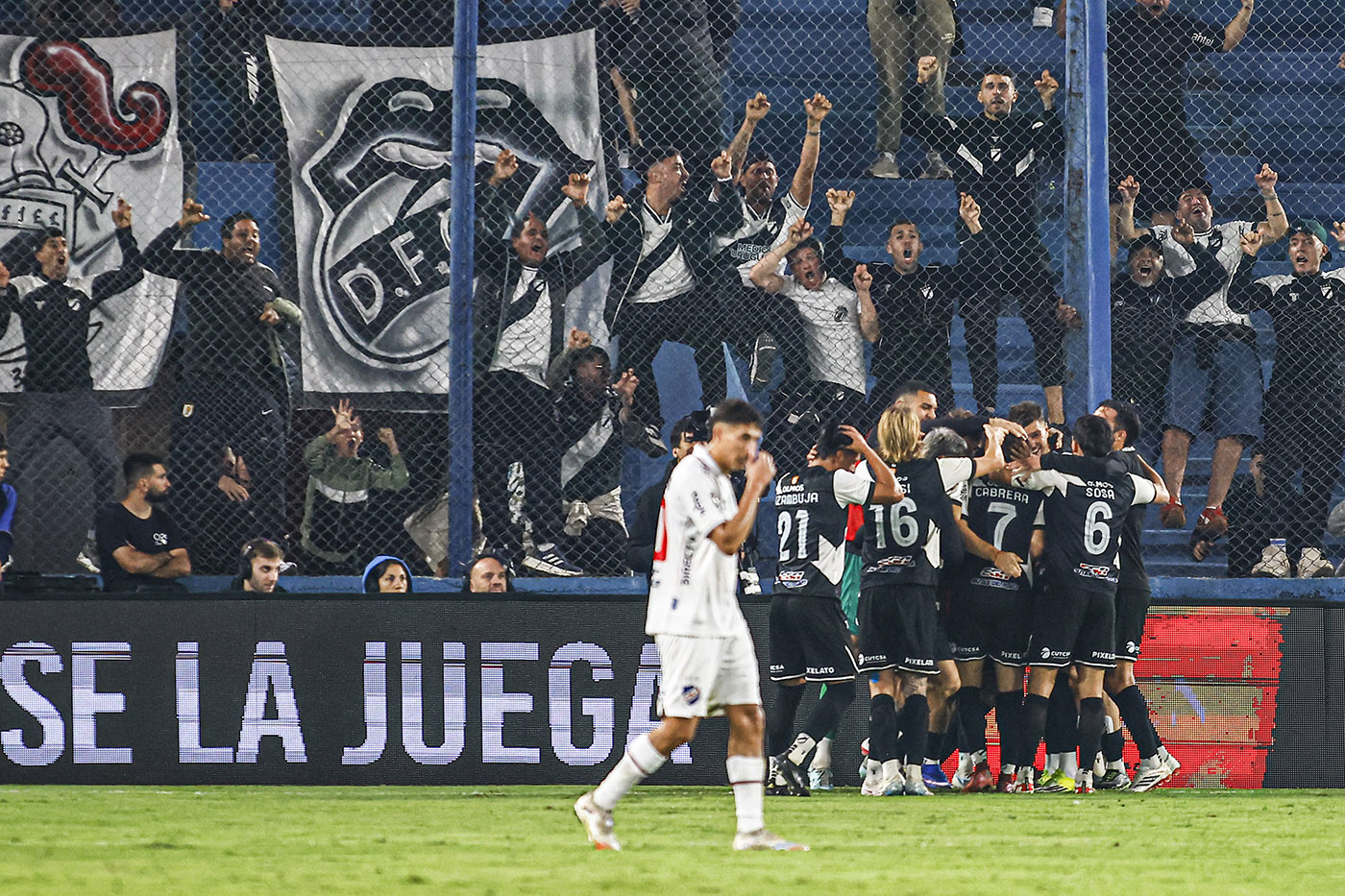 Nacional 1 - Danubio 2. F13AP26.