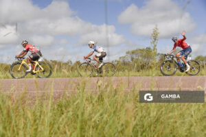 Lucas Tuya, Santiago Silva y Sebastián Rodríguez. 81ª Vuelta Ciclista del Uruguay.