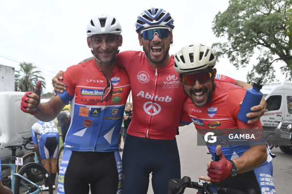 Sergio Do Prado, Sebastián Rodríguez y Óscar Araújo. 81ª Vuelta Ciclista del Uruguay.