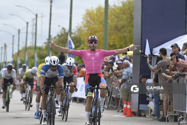 Leonel Rodríguez, de Club Náutico y de Pesca Boca de Cufré. 81ª Vuelta Ciclista del Uruguay.