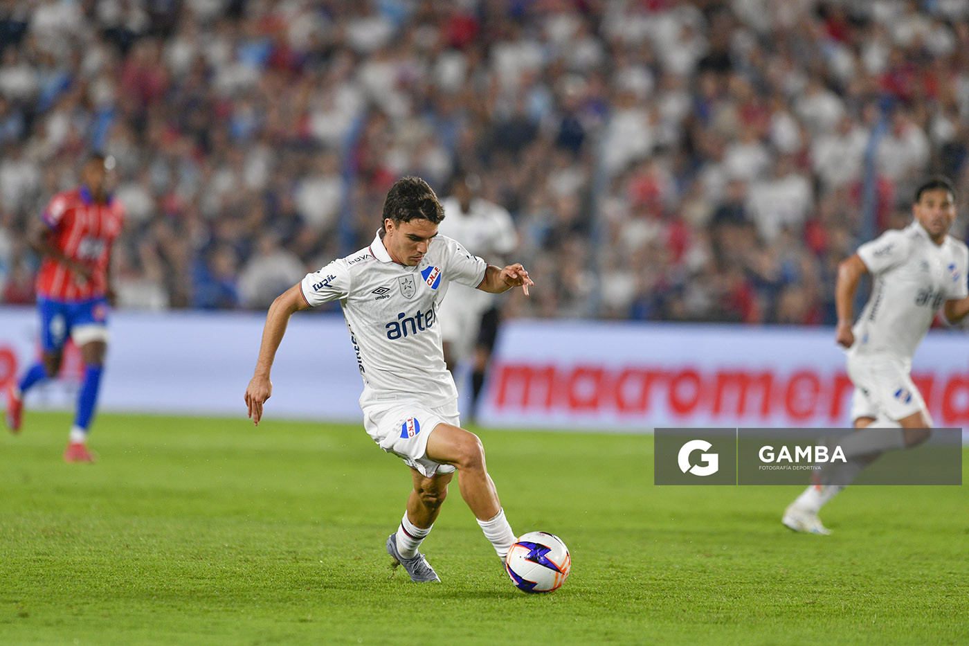Tomás Verón Lupi, de Nacional, Liga AUF Uruguaya. Estadio Gran Parque Central.