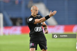 Javier Burgos, árbitro central, Liga AUF Uruguaya. Estadio Gran Parque Central.