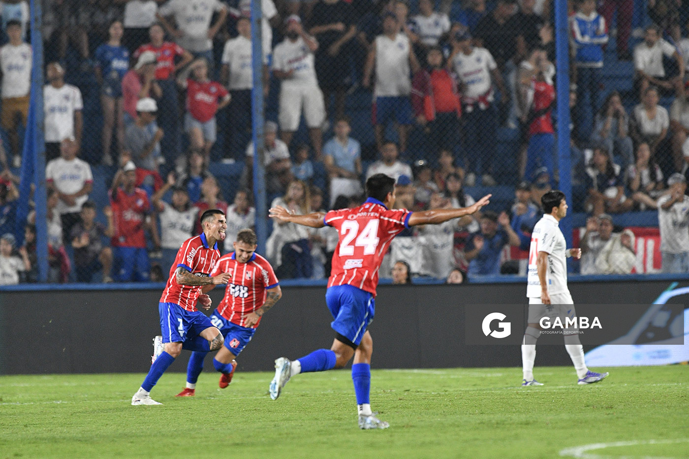 Franco Muñoz, de Central Español, Liga AUF Uruguaya. Estadio Gran Parque Central.