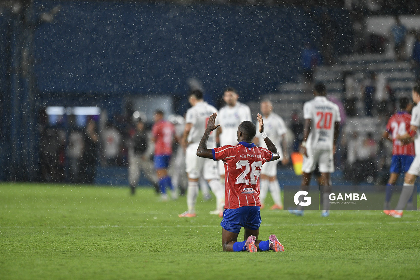 César Nunes, de Central Español, Liga AUF Uruguaya. Estadio Gran Parque Central.
