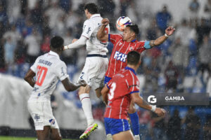 Alejandro Villoldo, de Central Español, Liga AUF Uruguaya. Estadio Gran Parque Central.
