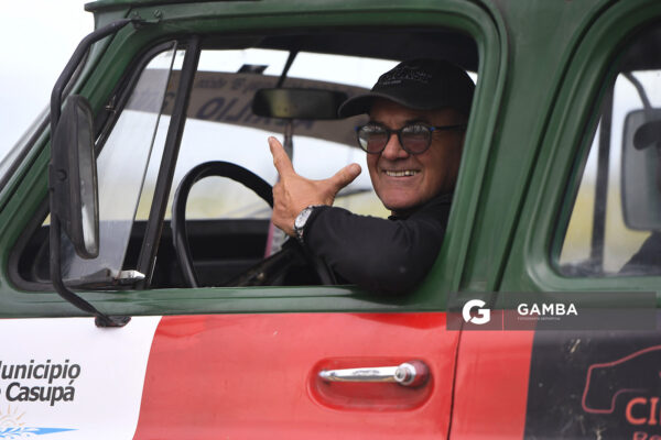 Móvil del Club Ciclista San Antonio Florida. 81ª Vuelta Ciclista del Uruguay.