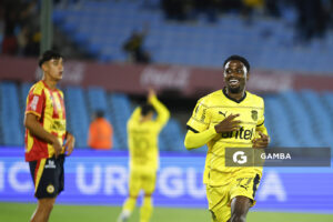 Luis Angulo, de Peñarol, Liga AUF Uruguaya. Estadio Centenario.