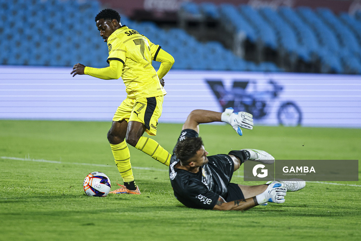 Luis Angulo, de Peñarol, Liga AUF Uruguaya. Estadio Centenario.