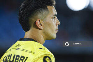 Leonardo Fernández, de Peñarol, Liga AUF Uruguaya. Estadio Centenario.