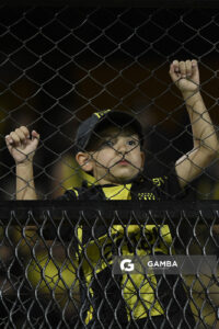 Hinchas de Peñarol. Liga AUF Uruguaya 2026. Estadio Campeón del Siglo.