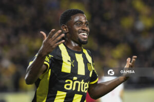 Luis Angulo, de Peñarol, Liga AUF Uruguaya 2026. Estadio Campeón del Siglo.