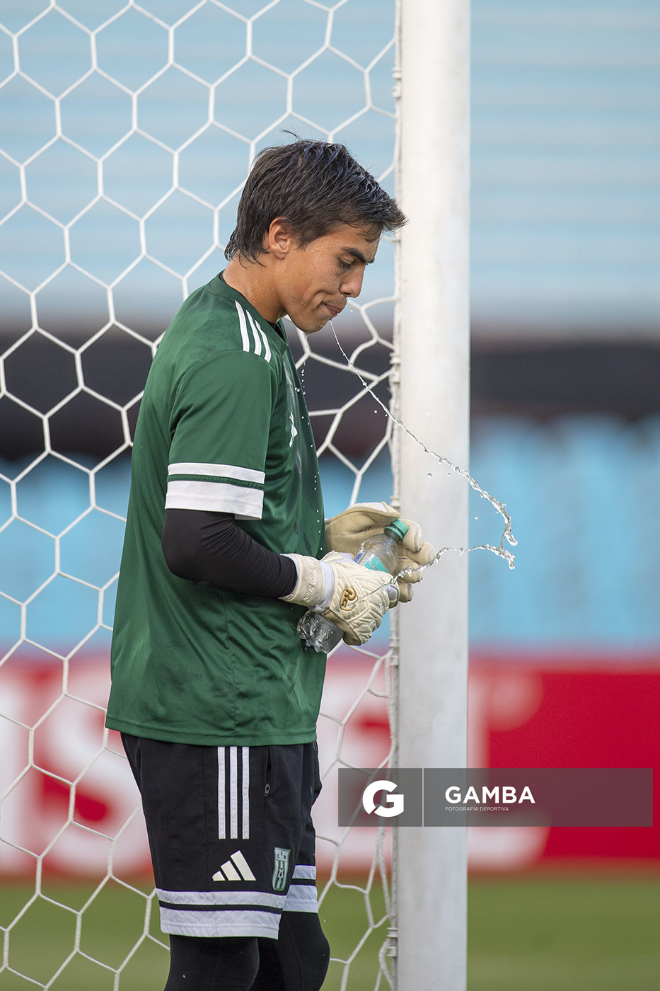 Facundo Machado, golero de Racing, Copa Conmebol Sudamericana. Estadio Centenario.