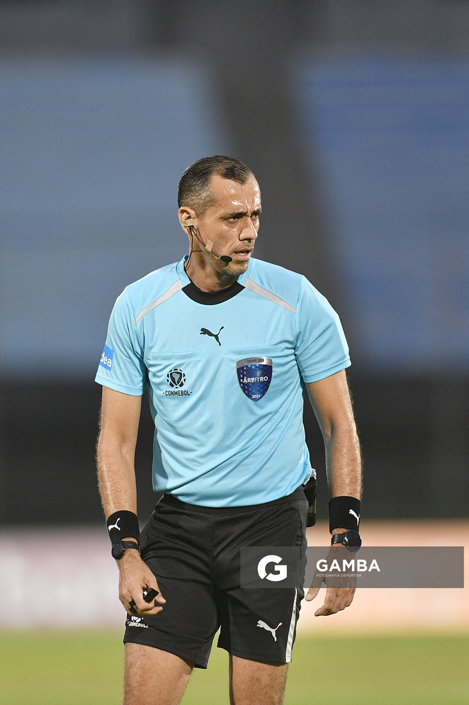 Juan Benítez, árbitro central, Copa Conmebol Sudamericana. Estadio Centenario.
