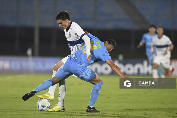 Juan Pablo Goicochea, de Defensor Sporting, Copa Conmebol Sudamericana. Estadio Centenario.