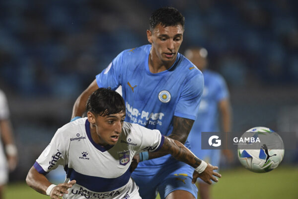 Alan Torterolo, de Defensor Sporting, Copa Conmebol Sudamericana. Estadio Centenario.