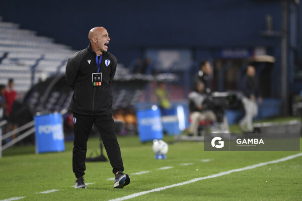 Sebastián Méndez, director técnico de Juventud, Copa Conmebol Libertadores. Estadio Gran Parque Central.