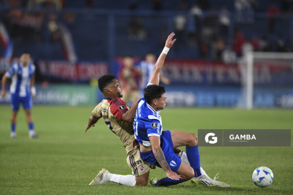 Gonzalo Gómez, de Juventud, Copa Conmebol Libertadores. Estadio Gran Parque Central.