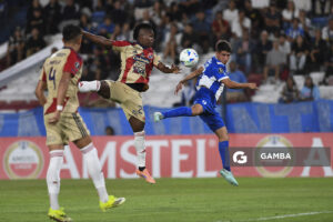 Renzo Sánchez, de Juventud, Copa Conmebol Libertadores. Estadio Gran Parque Central.