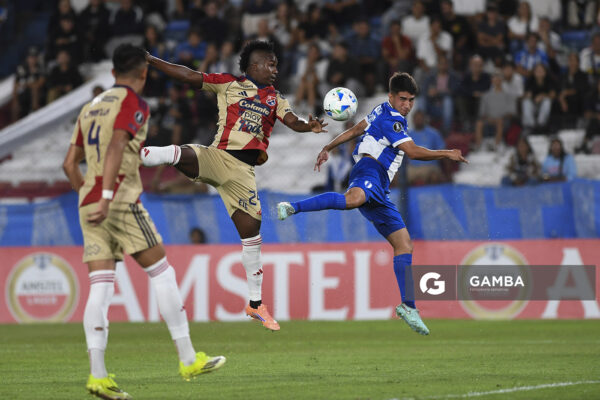 Renzo Sánchez, de Juventud, Copa Conmebol Libertadores. Estadio Gran Parque Central.